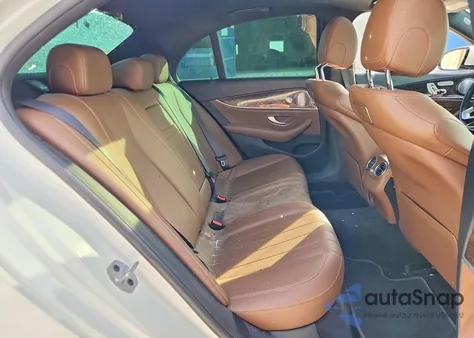 2018 Mercedes-Benz E 300 z USA, uszkodzony, nr VIN WDDZF4JB2JA483618